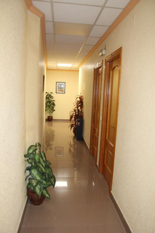 Hostal Cazalegas Exterior photo